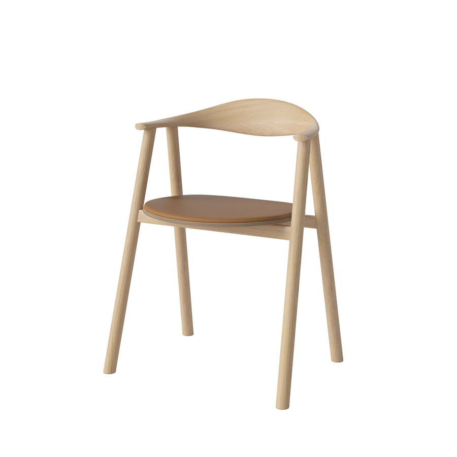 BOLIA Swing Chair White Oak, Sydney leather Cognac, front turned
