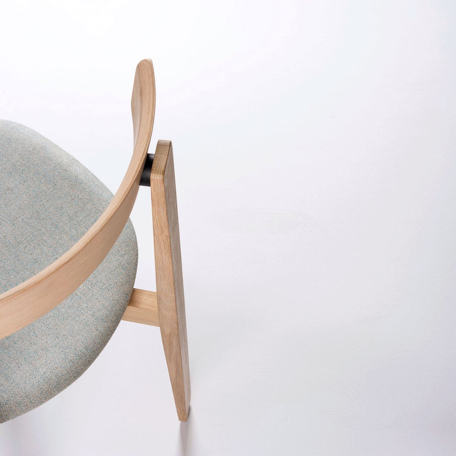 Gazzda Nora Chair in solid Oak, detail