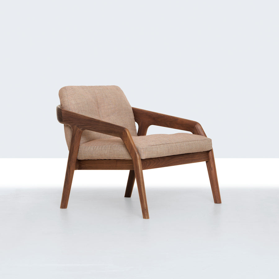 Zeittraum Friday 1 Armchair in Solid Walnut, front turned