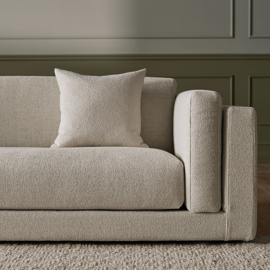 BOLIA Avelou Sofa detail, ambient