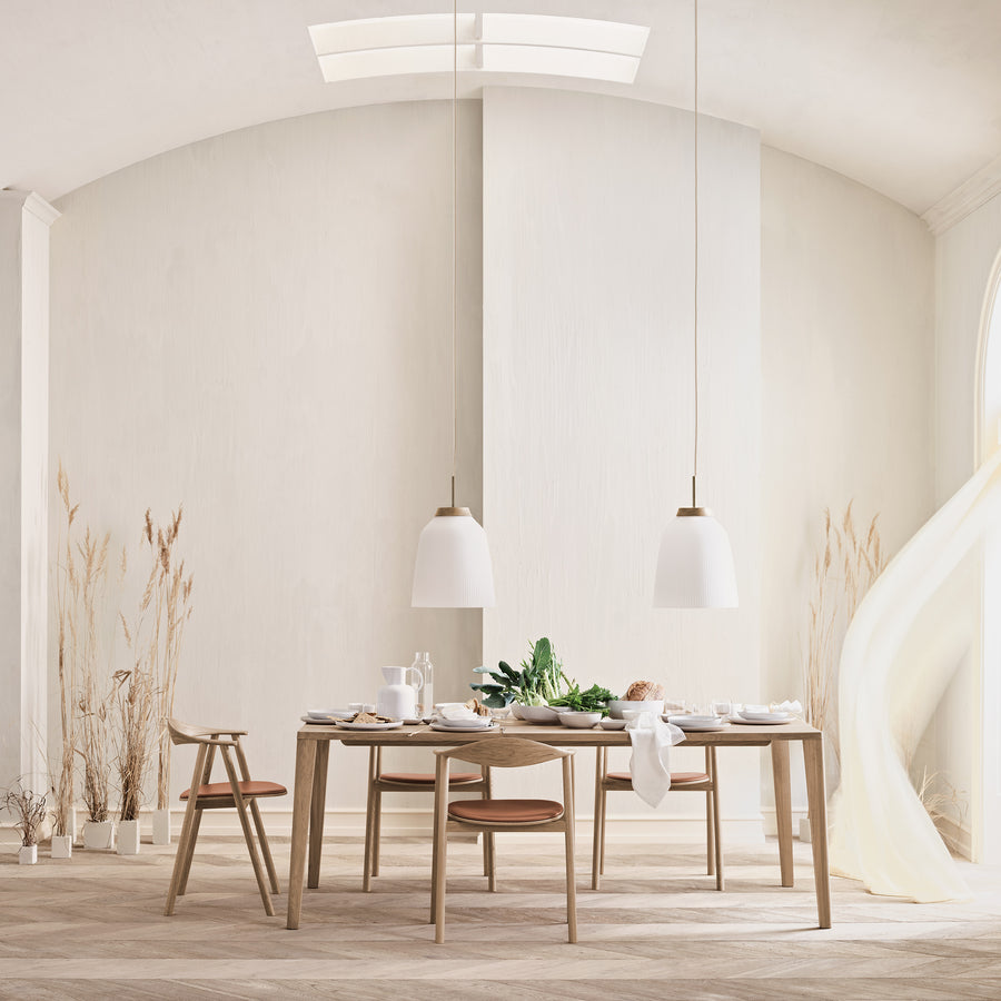 BOLIA Graceful Table and Upholstered Swing Chair