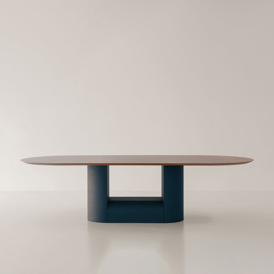 Cierre 1972 Samoa Table, ambient profile, black base