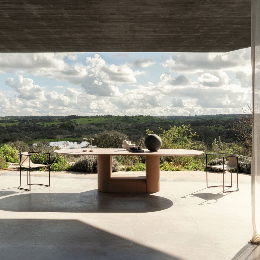 Cierre 1972 Samoa Table, profile, ambient