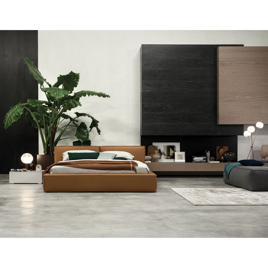 CIERRE Season Bed, leather, ambient 3