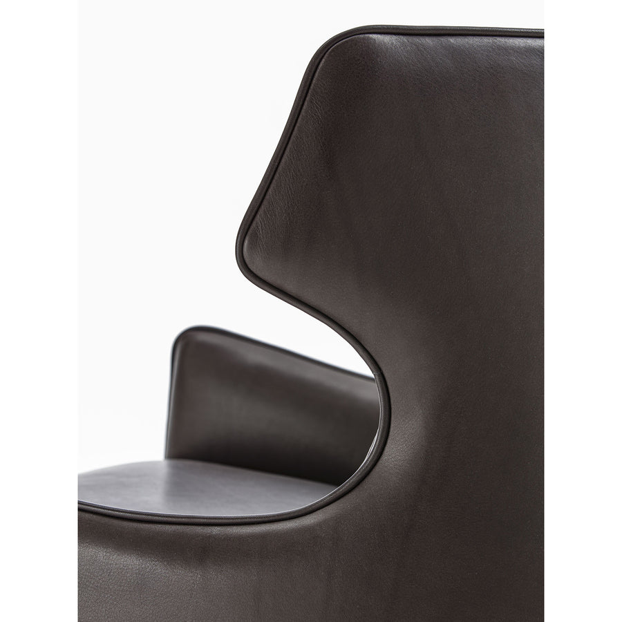 FRIGERIO Crosby Armchair, leather detail 1