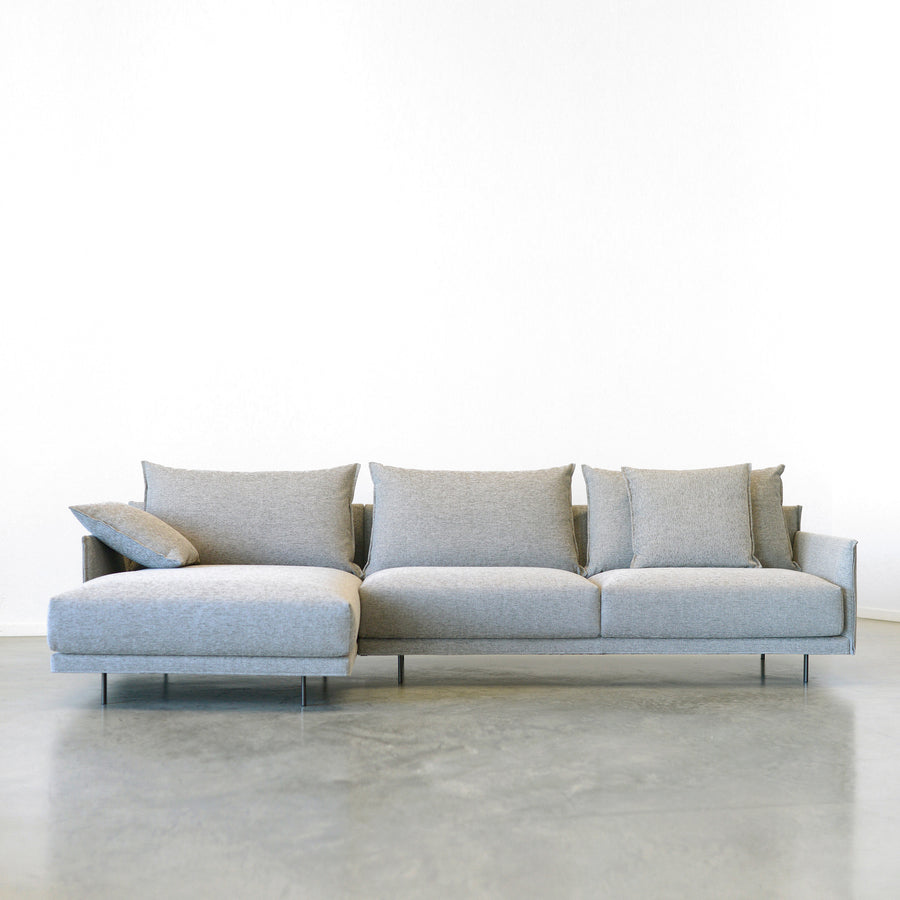 JOQUER Senso Sectional in Crevin fabric Blend