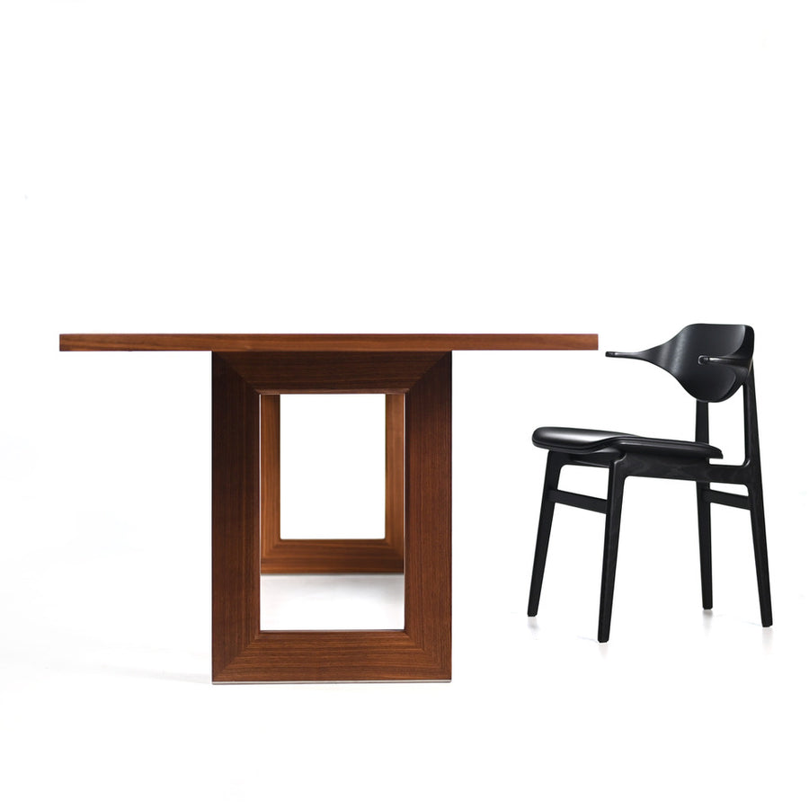 LANDO Palladio Table 260 cm in American Walnut, NORR11 Buffalo Chair