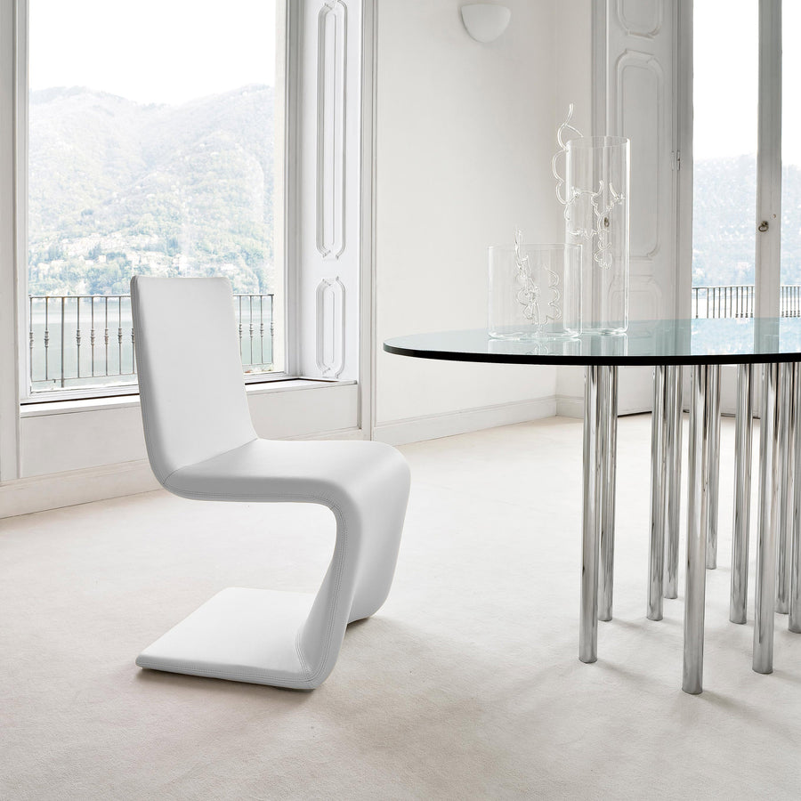 Bonaldo Venere Cantilevered Chair, ambient 2