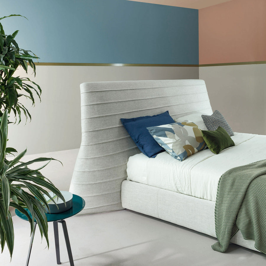 Bonaldo Kenobi Bed, headboard detail