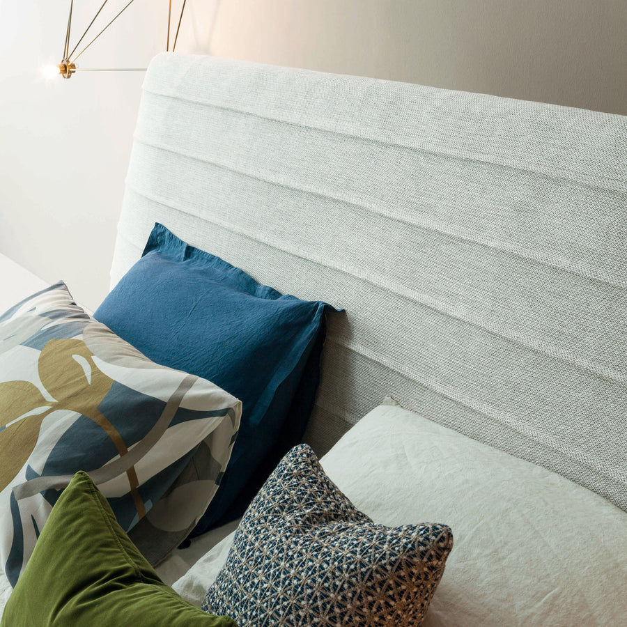 Bonaldo Kenobi Bed, headboard detail 2