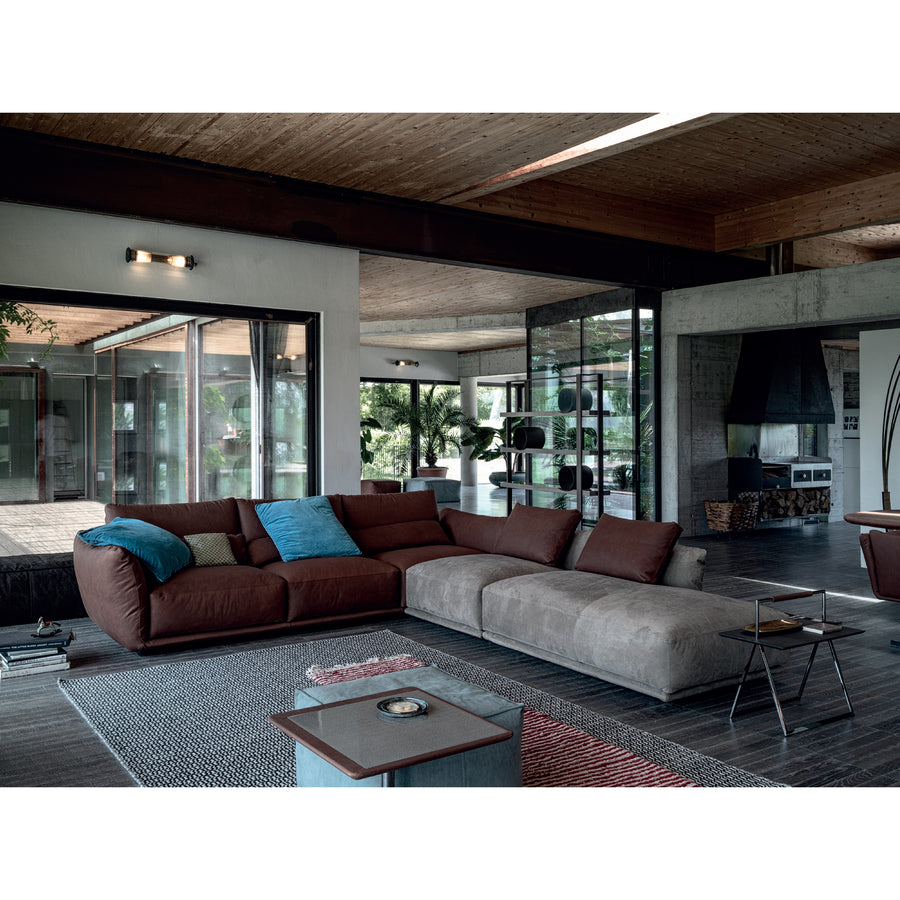 Cierre Clift Sofa Sectional in Leather, ambient - made in Italy - Spencer Interiors
