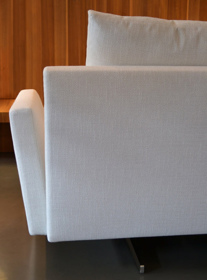 Casadesus Menfis Sofa, ambient 5 - made in Spain - Spencer Interiors