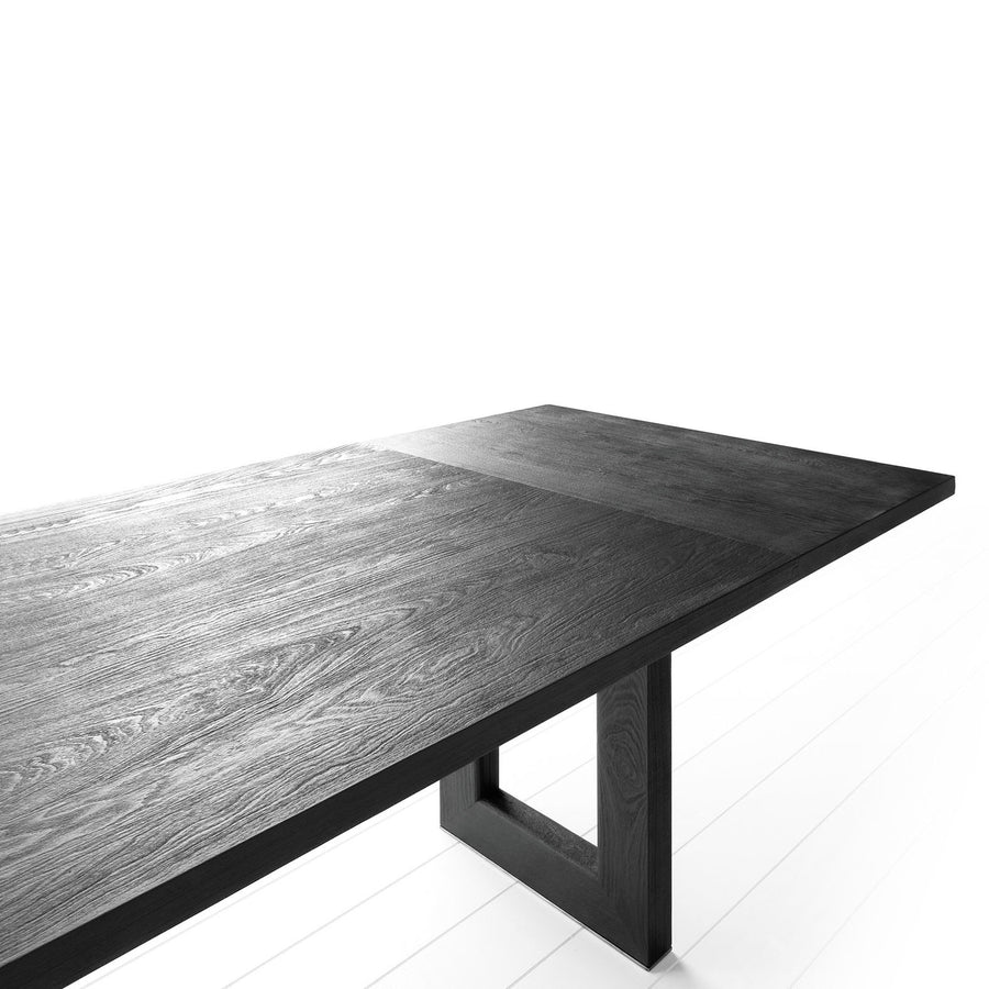 LANDO Palladio Table 320 cm in Sandblasted Larch Matt Black, top detail
