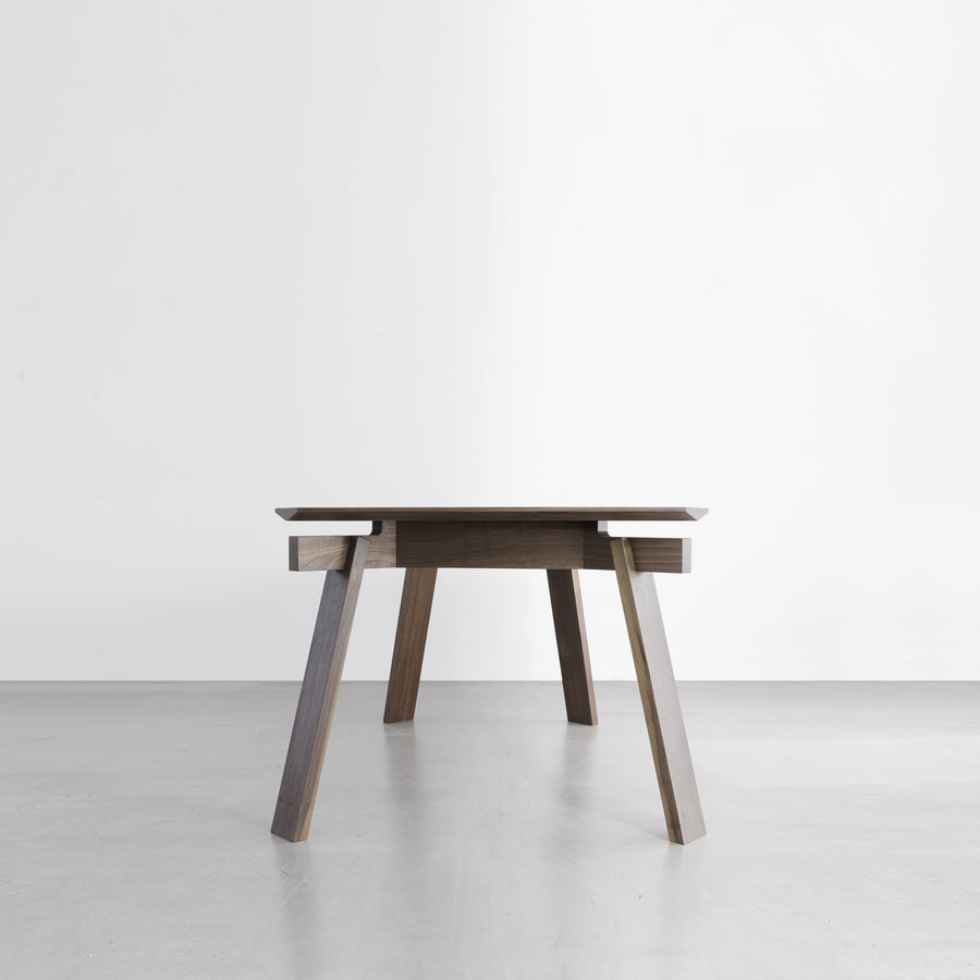 Versoquadro Table