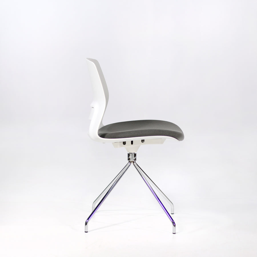 Ofifran Easy Chair in White 4, © Spencer Interiors Inc.