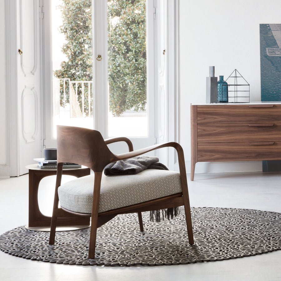 Porada Louis Armchair in solid Walnut, ambient 2, made in Italy