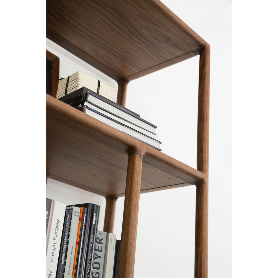 PORADA Biblo Bookcase in Walnut, shelf detail