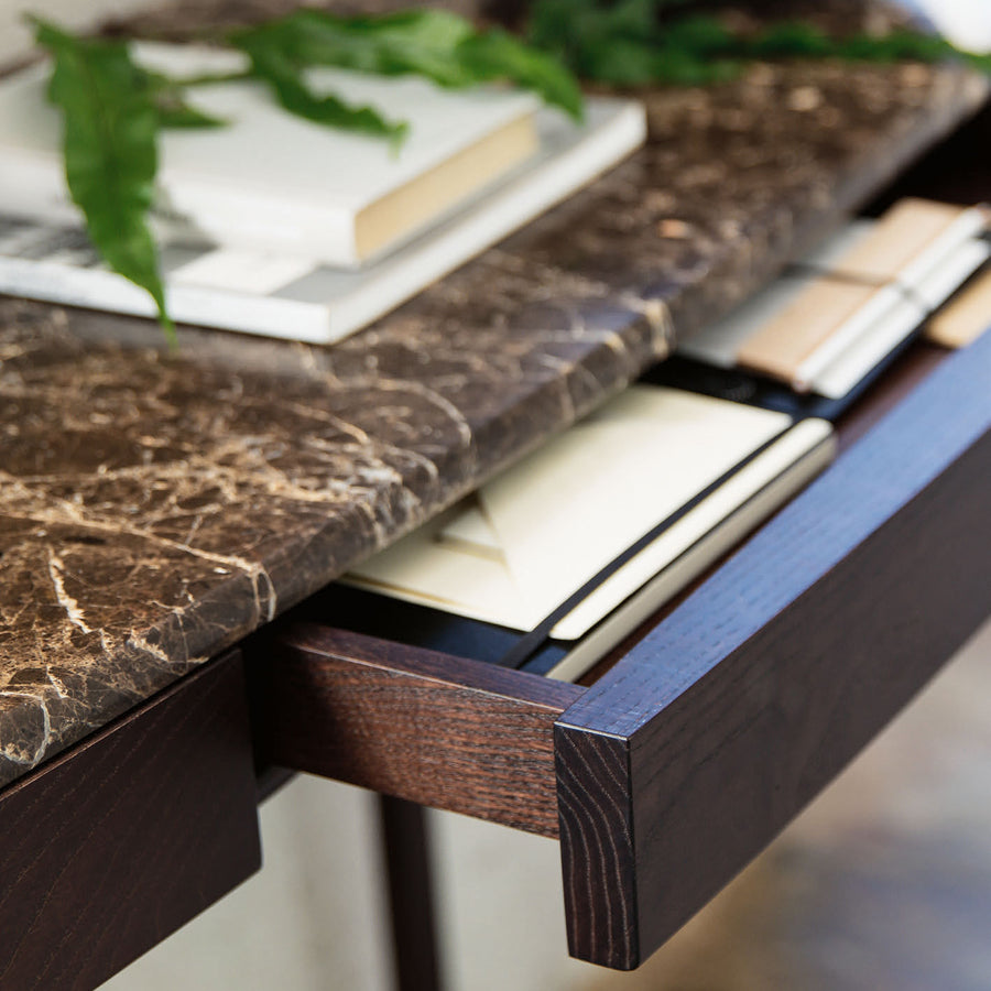 Porada Blush Console with marble top, detail