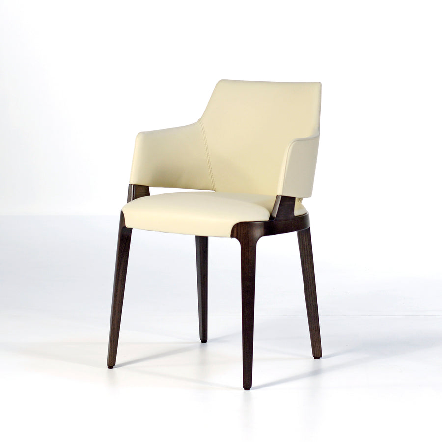 Potocco Velis Chair 942/PB, front turned | © Spencer Interiors