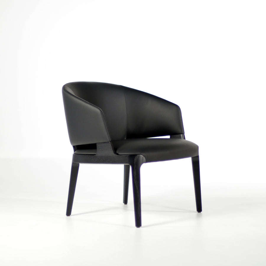 Potocco Velis Lounge Armchair 942/PLA in Carbon stained Ash | © Spencer Interiors