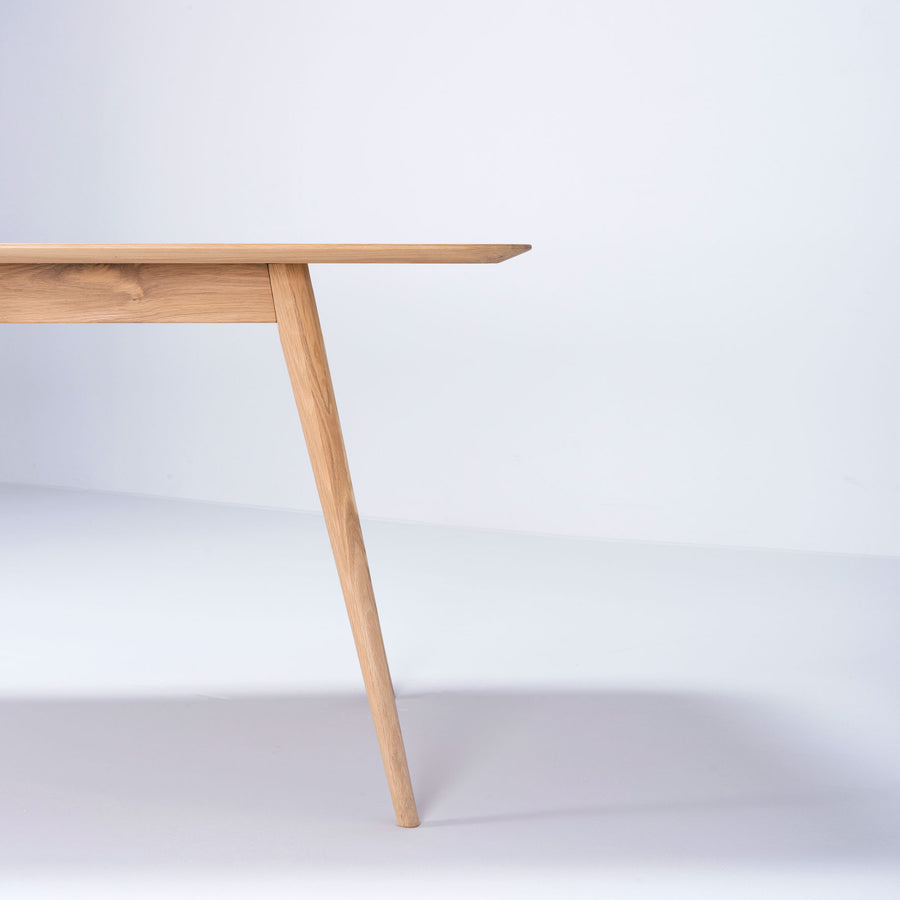 Gazzda Stafa Table in solid Oak, end detail