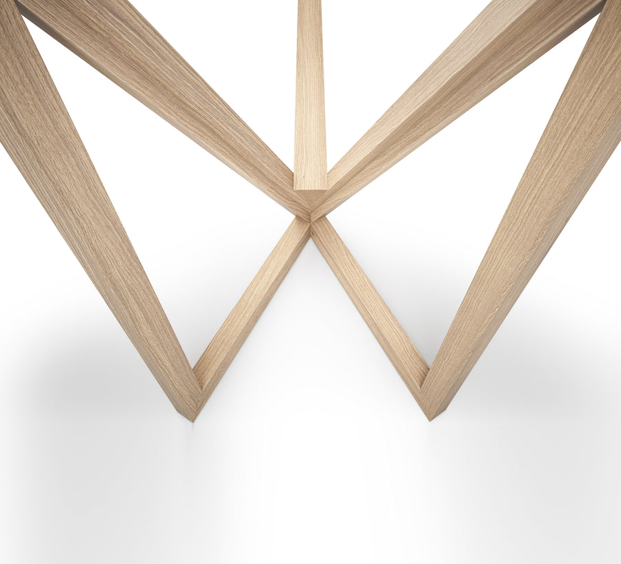 Belfakto Trimus Table in Solid Wood, detail