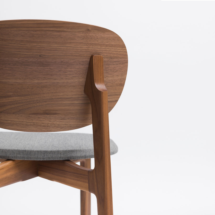 Zeitraum Zenso Chair in Walnut, back detail