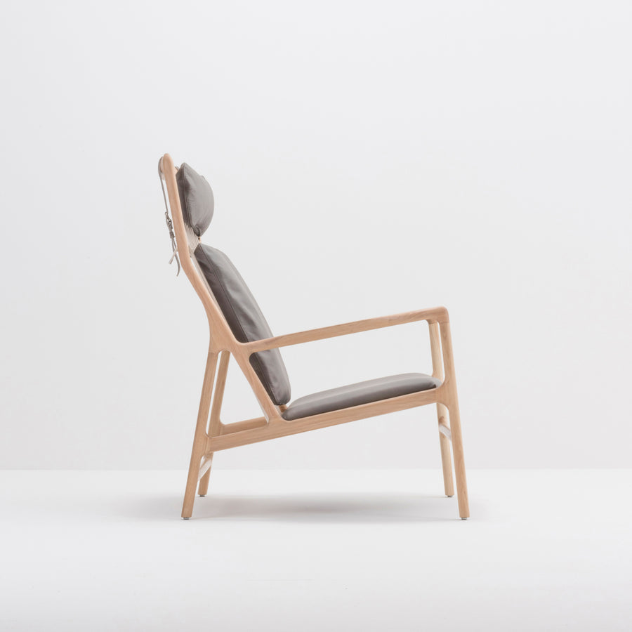 Gazzda Dedo Lounge Chair in solid Oak 9